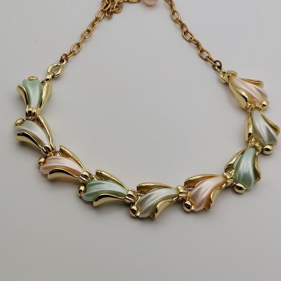 Pastel Pink & Seafoam Green Necklace & Clip Earrings Set Molded Plastic Lucite - Picture 10 of 16